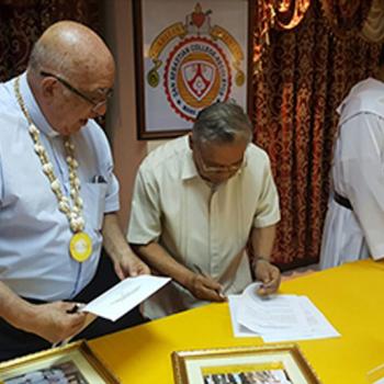 Rector de la UNIAGUSTINIANA, es recibido con calle de honor en Manila, Filipinas